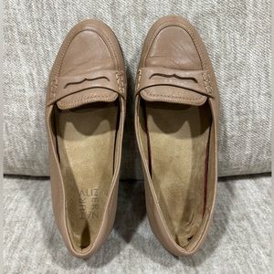 Naturalizer Loafers for Women’s Size 7.5 Natural color